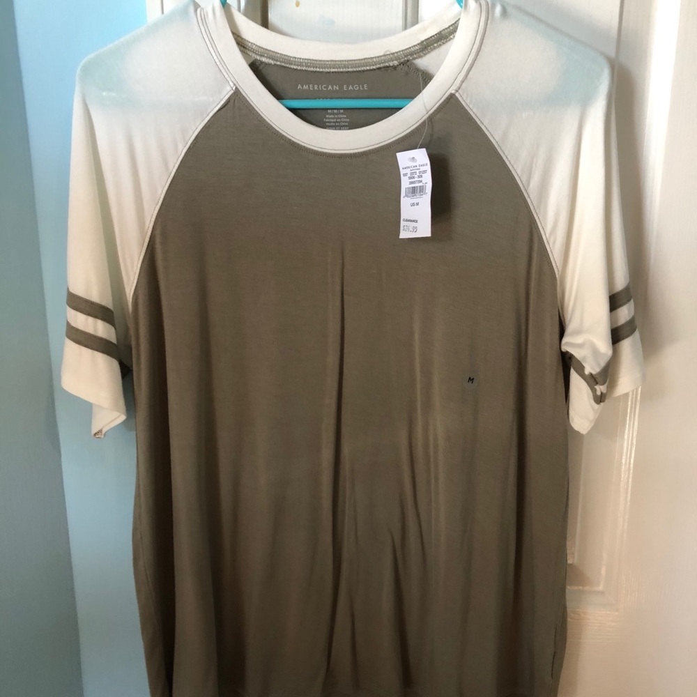 american eagle tshirt